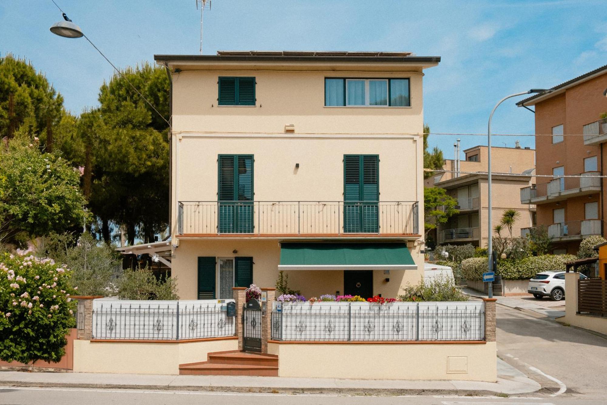 Hotel Residenza Nonno Mella Porto SantʼElpidio Exterior foto